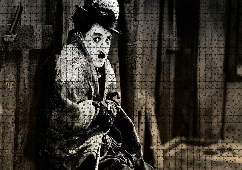Charlie Chaplin Altına Hücum Film Görseli Puzzle Yapboz MDF Ahşap 1000 Parça 49 cm X 68 cm