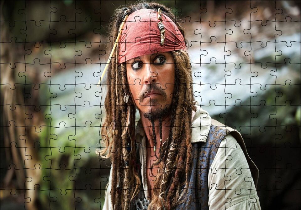 Karayip Korsanları Jack Sparrow Şaşkın Puzzle Yapboz MDF Ahşap 120 Parça 24 cm X 34 cm