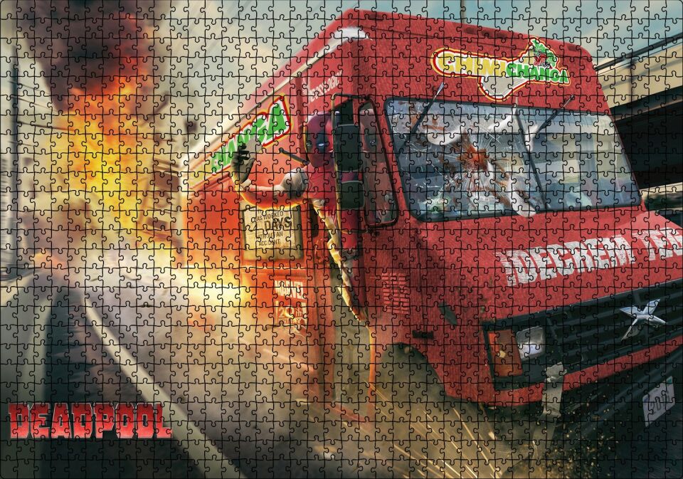 Marvel Deadpool ve Kırmızı Minibüs Puzzle Yapboz MDF Ahşap 1000 Parça 49 cm X 68 cm