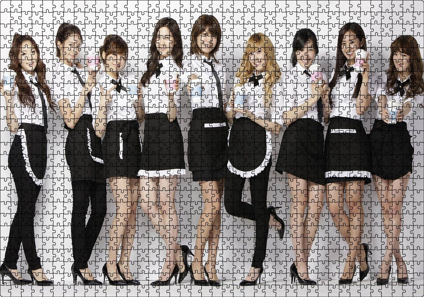Siyah Beyaz Girls Generation Kızlar Puzzle Yapboz MDF Ahşap 1000 Parça 49 cm X 68 cm