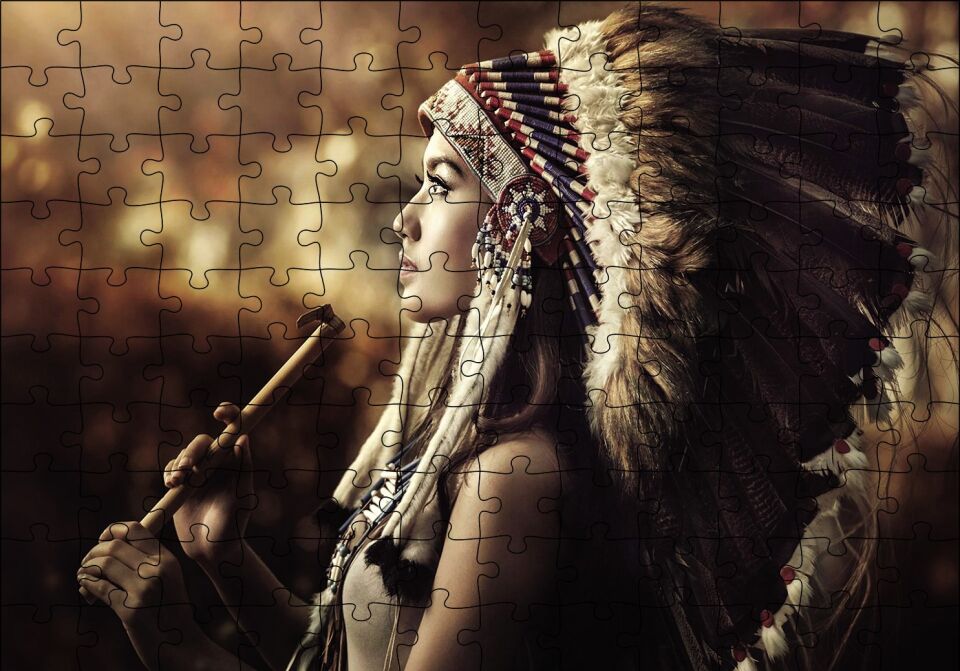 Kızıl Derili Kadın Puzzle Yapboz MDF Ahşap