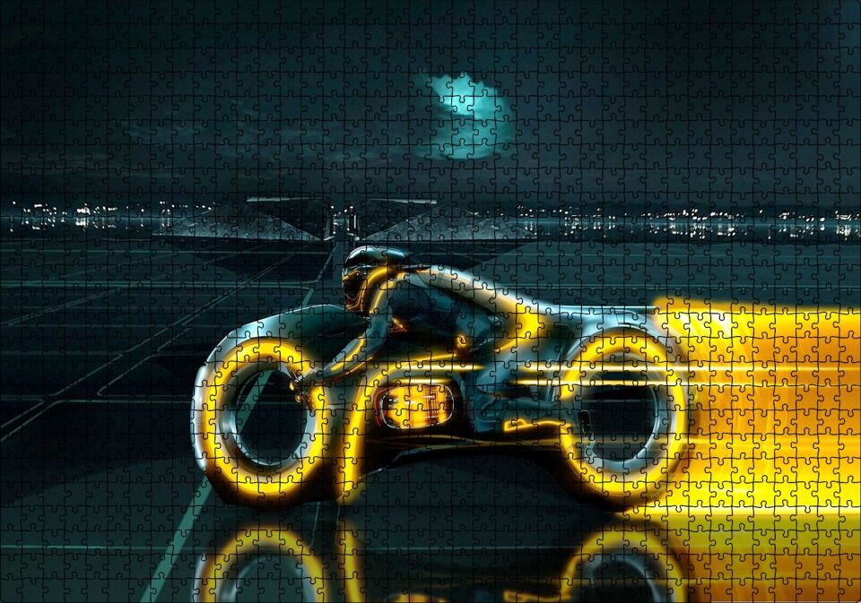 Tron Efsanesi Motorsiklet ve Sürücüsü Puzzle Yapboz MDF Ahşap 1000 Parça 49 cm X 68 cm