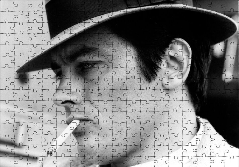 Alain Delon Şapkalı Puzzle Yapboz MDF Ahşap 255 Parça 34 cm X 49 cm