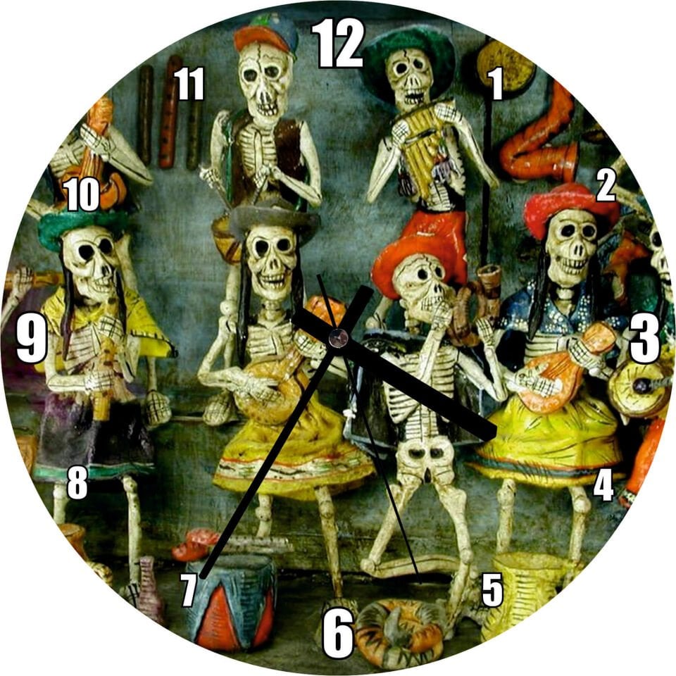 Ölü Gelin ve Arkasında Kurukafa Desenleri Mdf Ahşap Duvar Saati