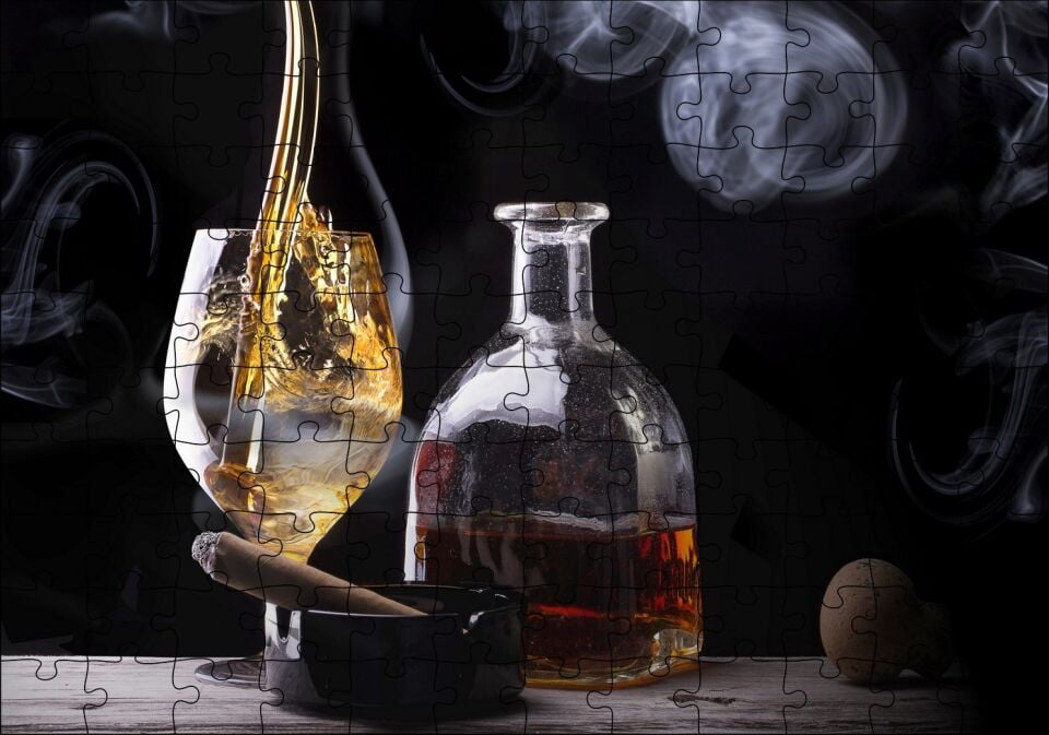 Şarap Kadehi Puro ve Likör Şişesi Görseli Puzzle Yapboz MDF Ahşap