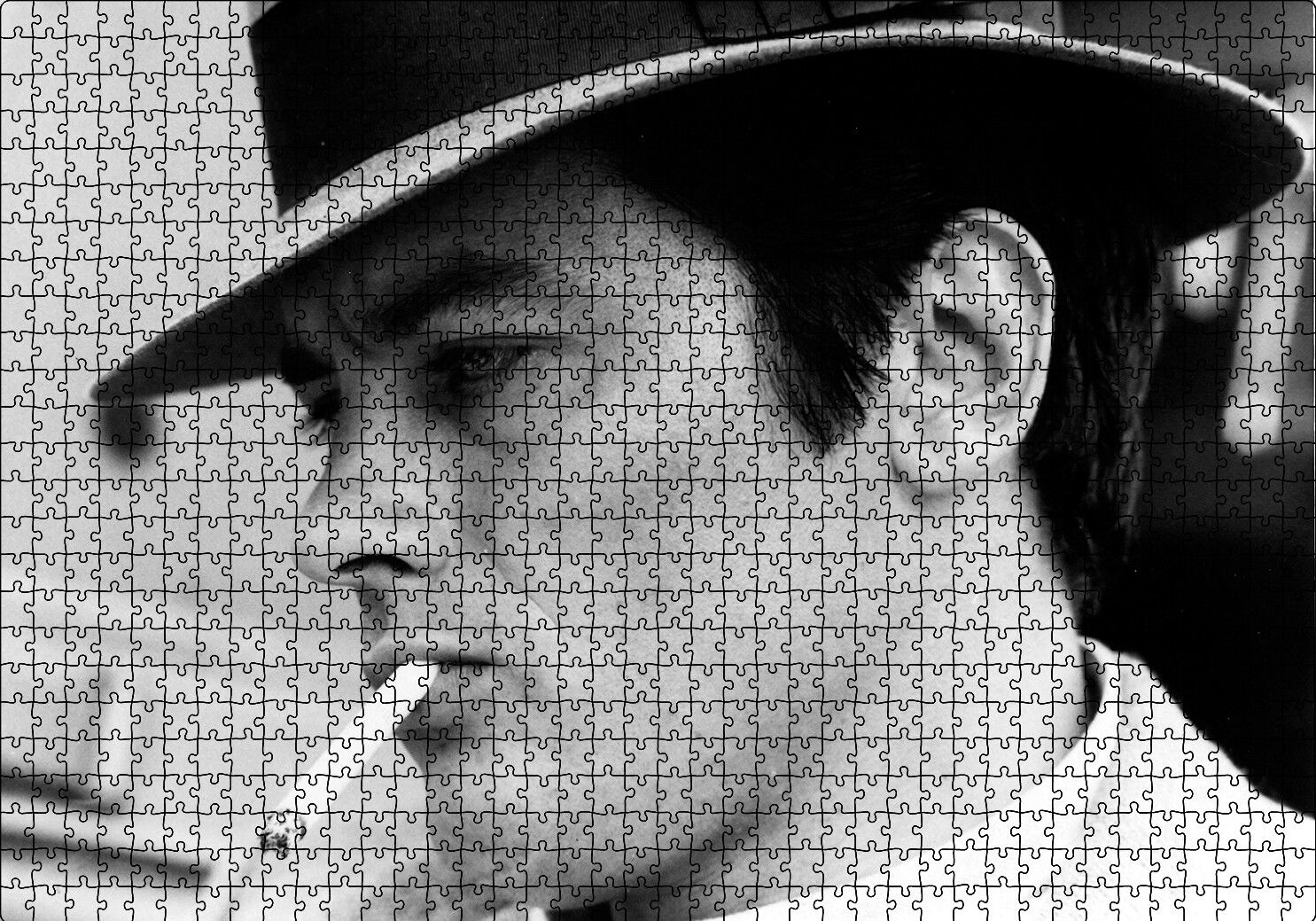 Alain Delon Şapkalı Puzzle Yapboz MDF Ahşap 1000 Parça 49 cm X 68 cm