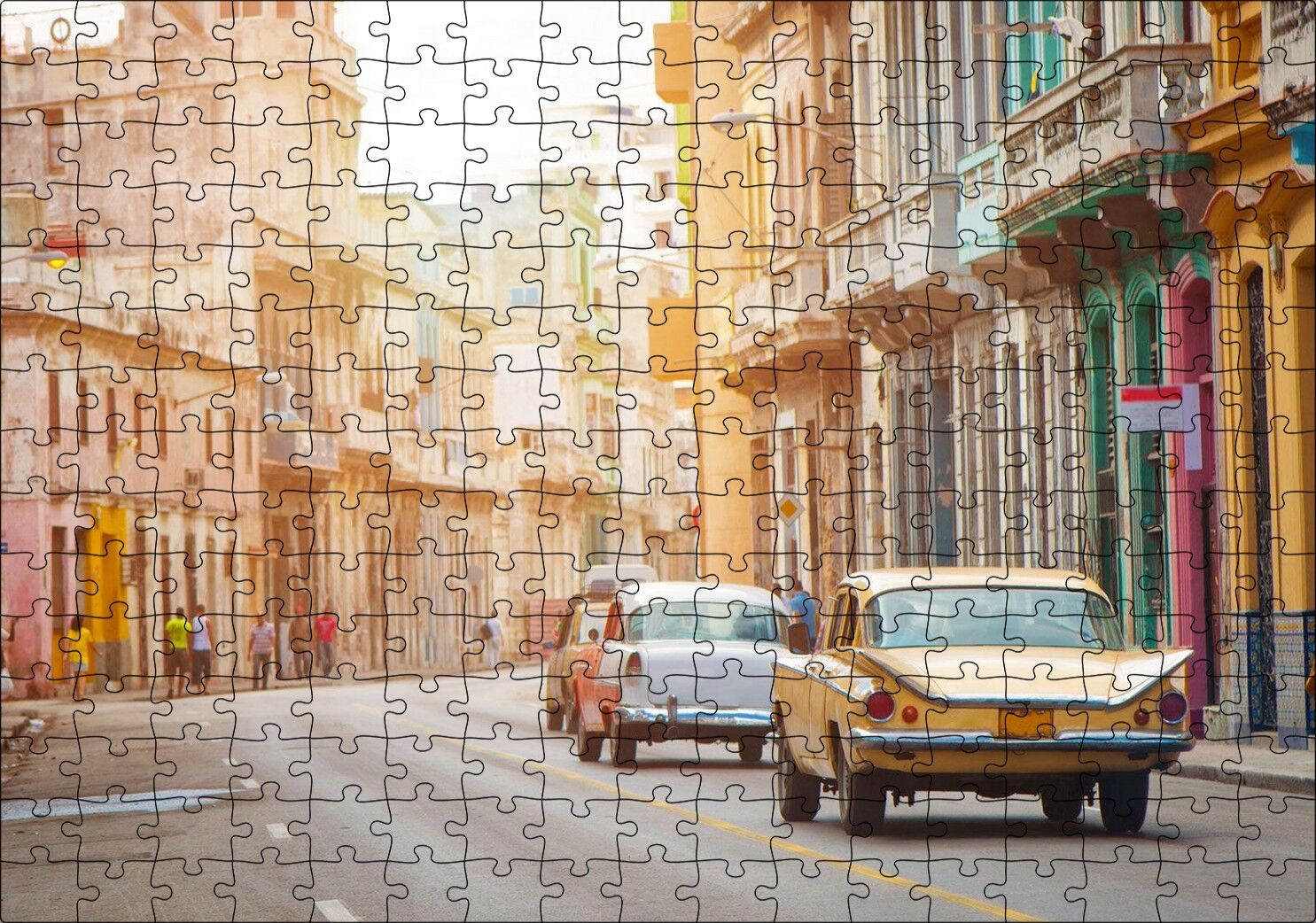 Küba'da Eski Binalar ve Klasik Arabalar Puzzle Yapboz MDF Ahşap 255 Parça 34 cm X 49 cm
