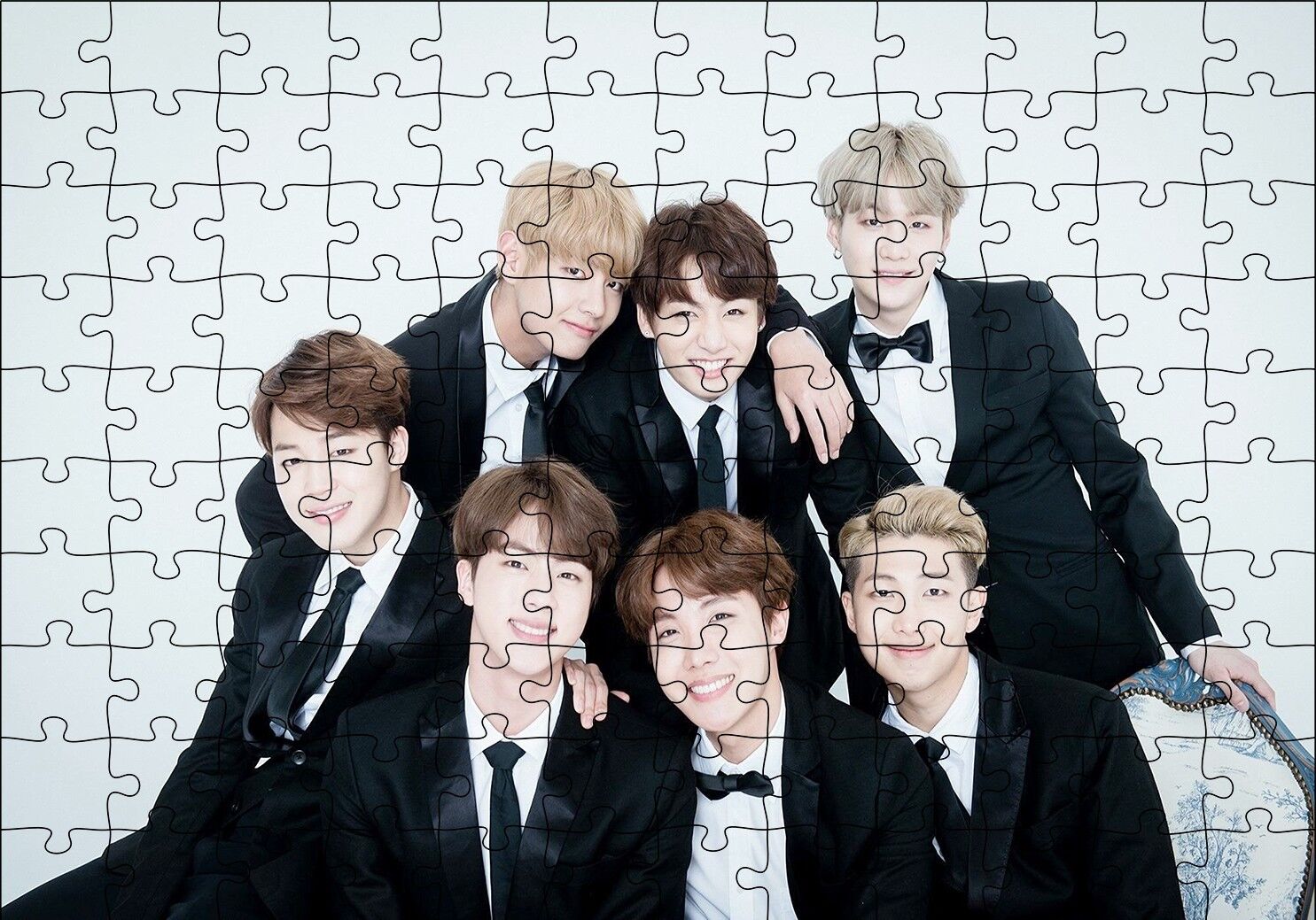 BTS Kore Pop Siyah Takım Elbiseli Puzzle Yapboz MDF Ahşap