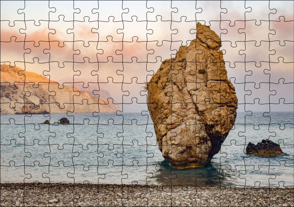 Gündoğumunda Issız Kumsal ve Yalnız Kaya Puzzle Yapboz MDF Ahşap 120 Parça 24 cm X 34 cm