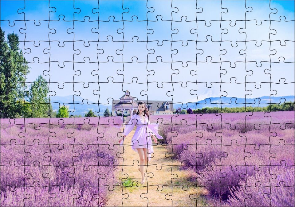 Lavanta Tarlaları Arasındaki Kız Puzzle Yapboz MDF Ahşap 120 Parça 24 cm X 34 cm