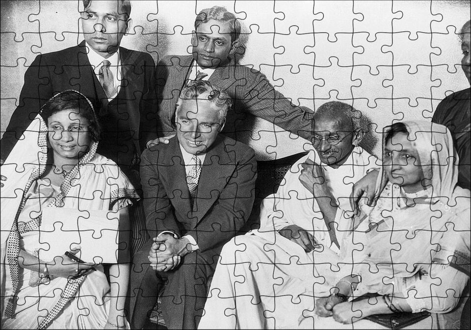 Charlie Chaplin ve Gandhi Puzzle Yapboz MDF Ahşap 120 Parça 24 cm X 34 cm