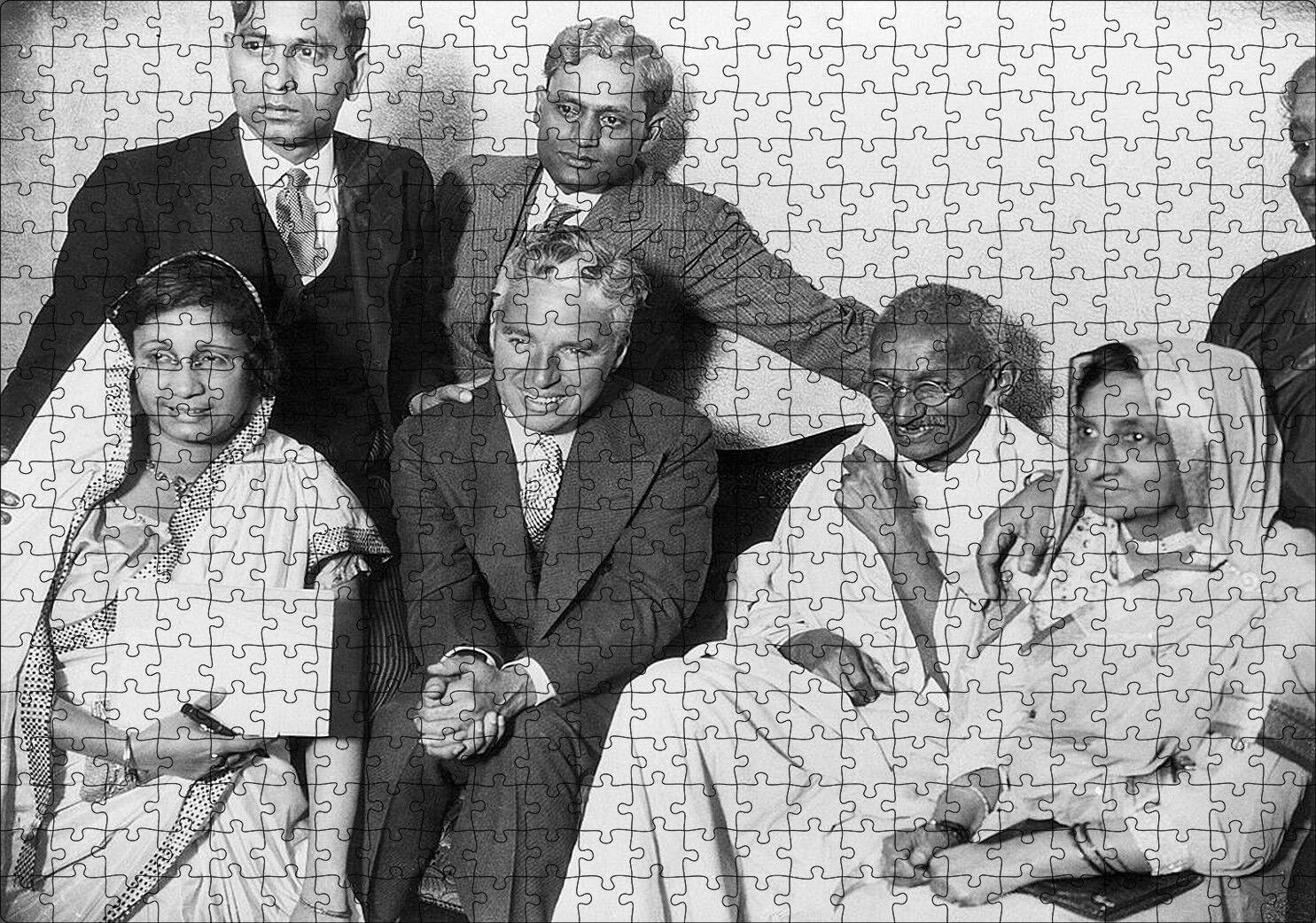 Charlie Chaplin ve Gandhi Puzzle Yapboz MDF Ahşap 500 Parça 49 cm X 68 cm