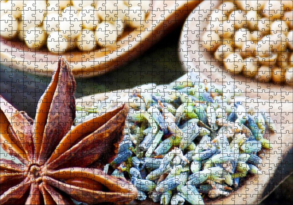 Kaselerde Anason ve Muhtelif Baharatlar Puzzle Yapboz MDF Ahşap 500 Parça 49 cm X 68 cm