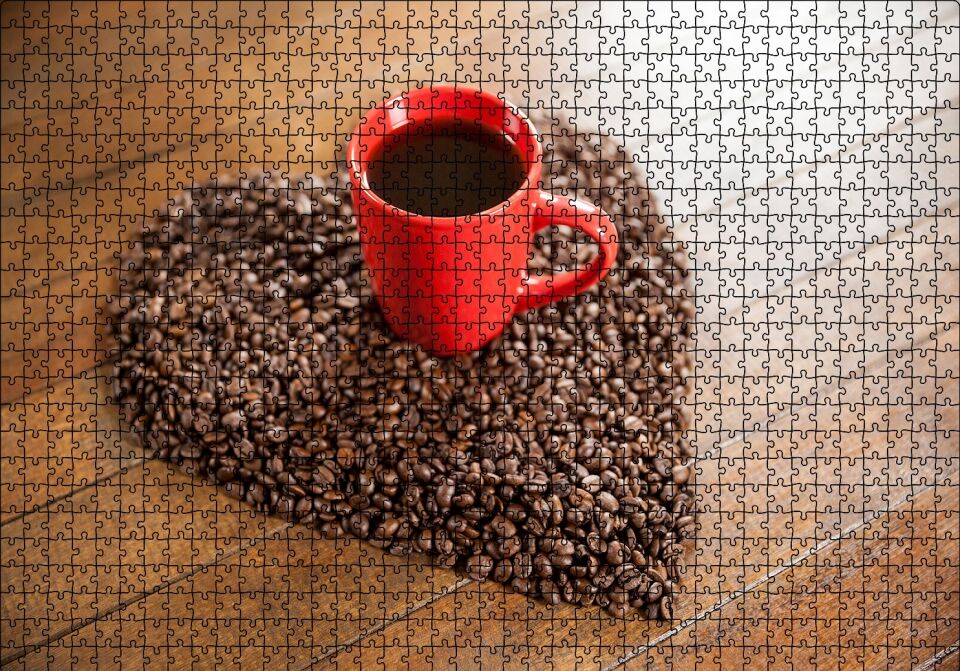 Kalp Şeklinde Kahve Çekirdekleri ve Kırmızı Fincanda Kahve Puzzle Yapboz MDF Ahşap 1000 Parça 49 cm X 68 cm