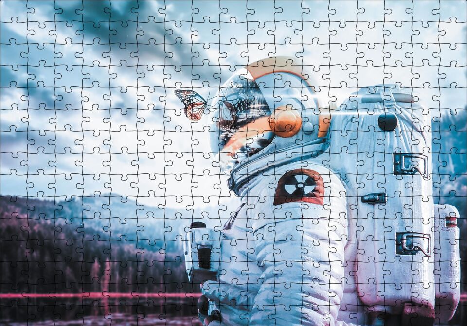 Astronot Kelebek Doğa Puzzle Yapboz MDF Ahşap 255 Parça 34 cm X 49 cm