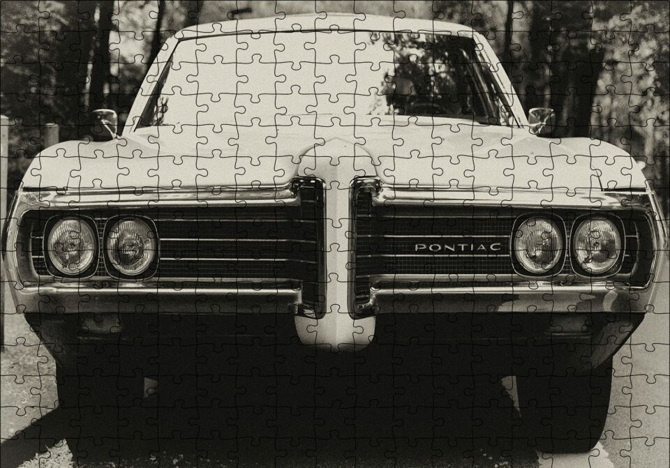 Pontiac Otomobil Siyah Beyaz Fotoğraf Puzzle Yapboz MDF Ahşap 255 Parça 34 cm X 49 cm
