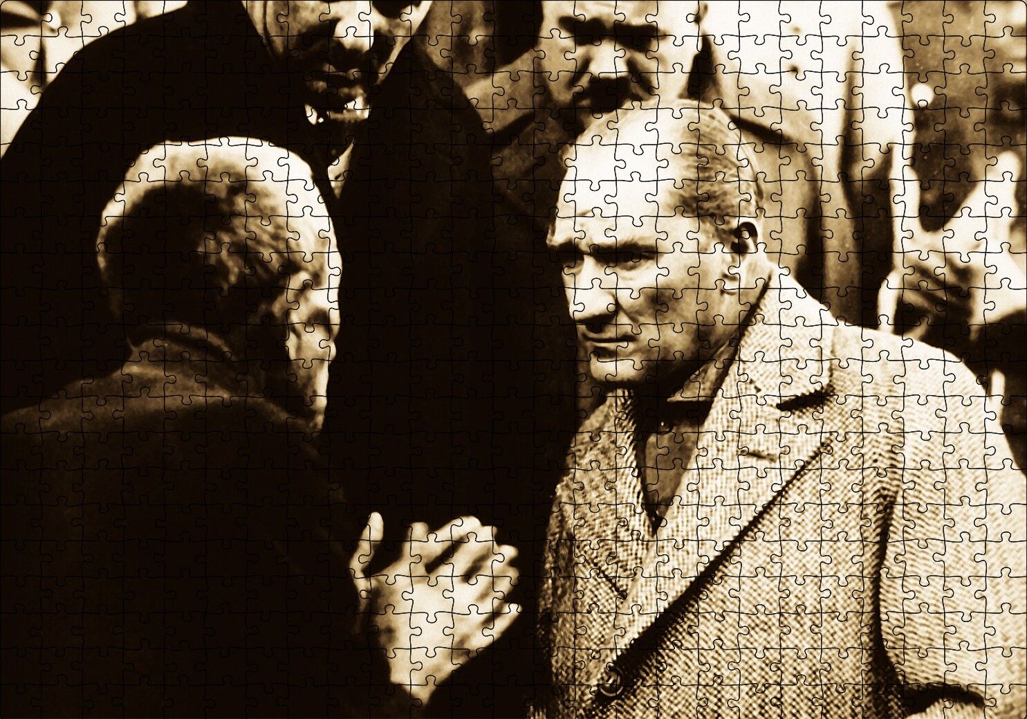 Atatürk Dinlerken Puzzle Yapboz MDF Ahşap 500 Parça 49 cm X 68 cm