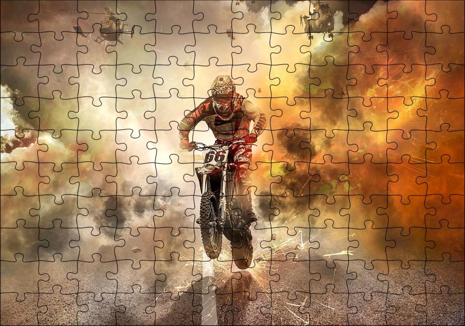 Motokros, Helikopterler ve Kızıl Dumanlar Puzzle Yapboz MDF Ahşap