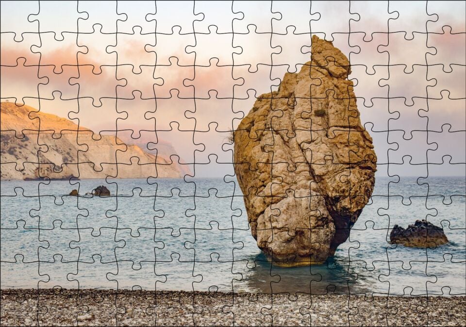 Gündoğumunda Issız Kumsal ve Yalnız Kaya Puzzle Yapboz MDF Ahşap