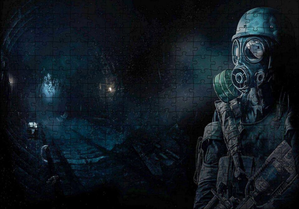 Metro Exodus Gaz Maskeli Adam Karanlık Arka Plan Puzzle Yapboz MDF Ahşap 255 Parça 34 cm X 49 cm