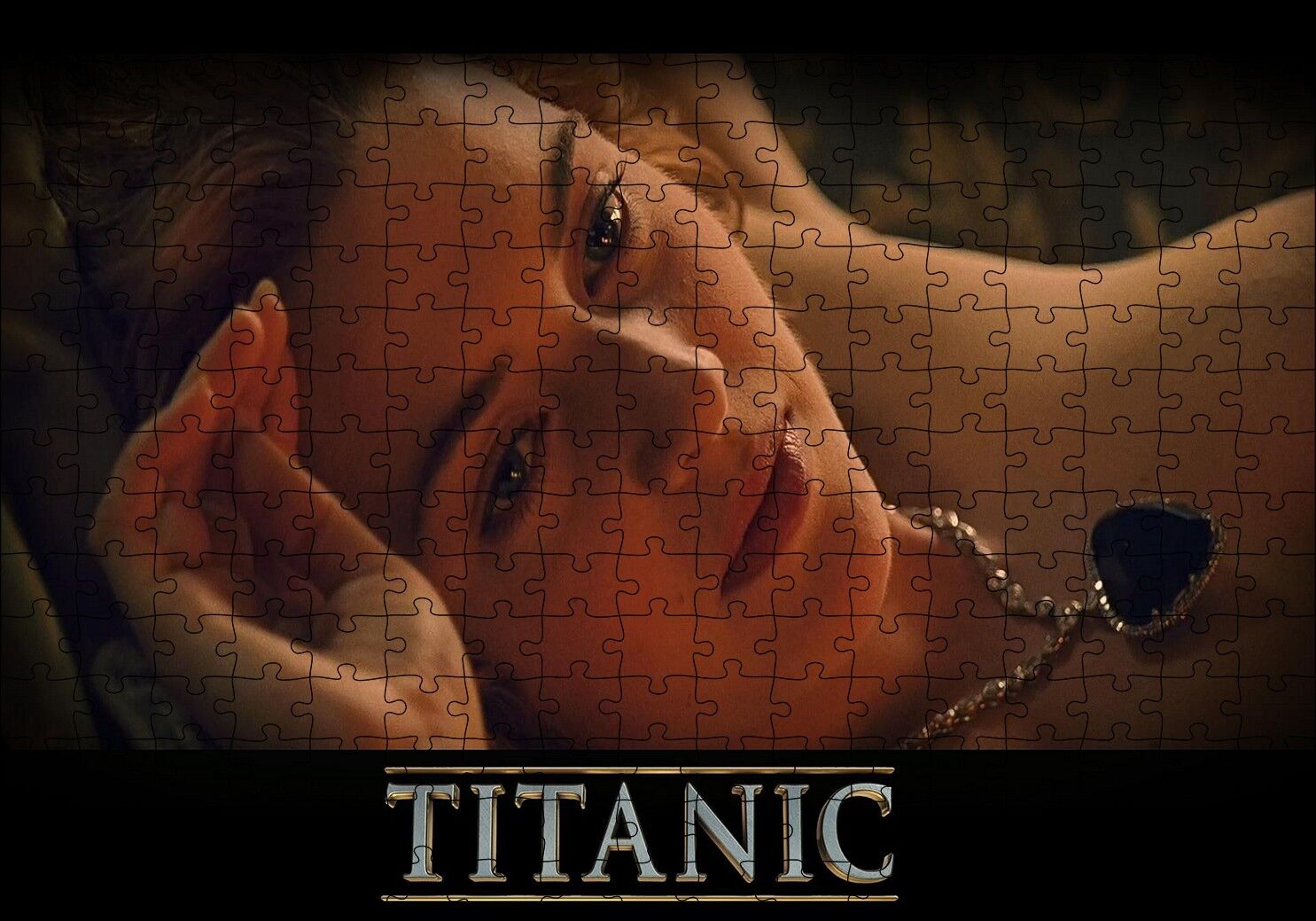 Titanic Rose Poz Veriyor Puzzle Yapboz MDF Ahşap 255 Parça 34 cm X 49 cm