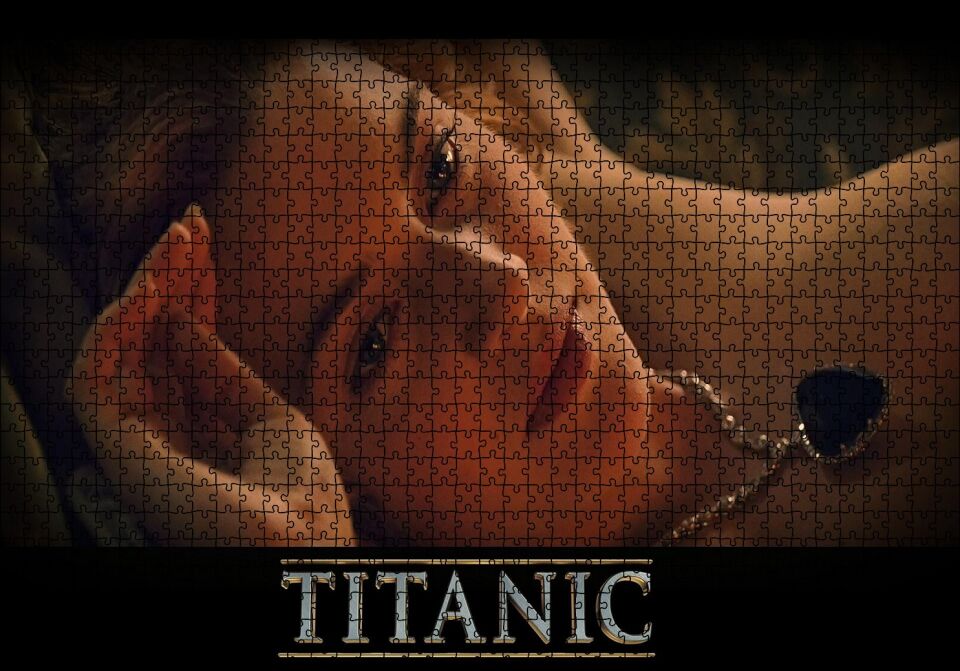 Titanic Rose Poz Veriyor Puzzle Yapboz MDF Ahşap 1000 Parça 49 cm X 68 cm