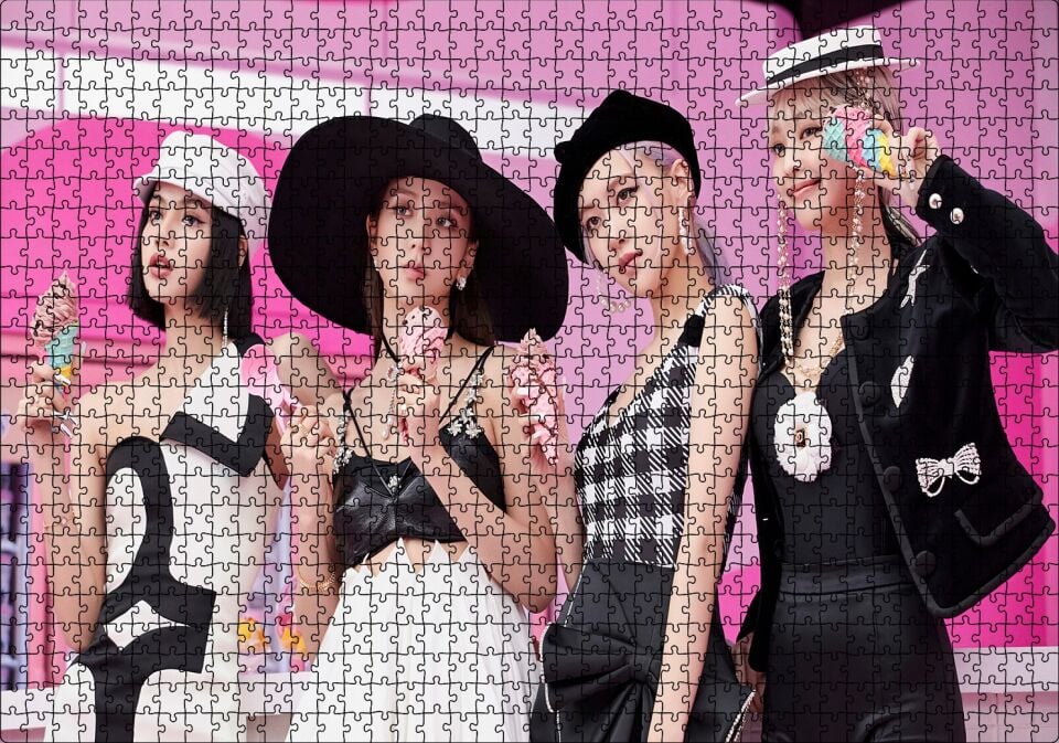 Blackpink Üyeleri Ve Dondurma Konsepti Puzzle Yapboz MDF Ahşap 1000 Parça 49 cm X 68 cm
