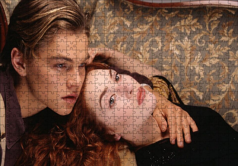 Titanic Rose ve Jack Kanepede Puzzle Yapboz MDF Ahşap 500 Parça 49 cm X 68 cm