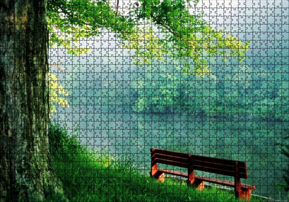 Sisli Ormandaki Nehir ve Boş Bank Puzzle Yapboz MDF Ahşap 1000 Parça 49 cm X 68 cm