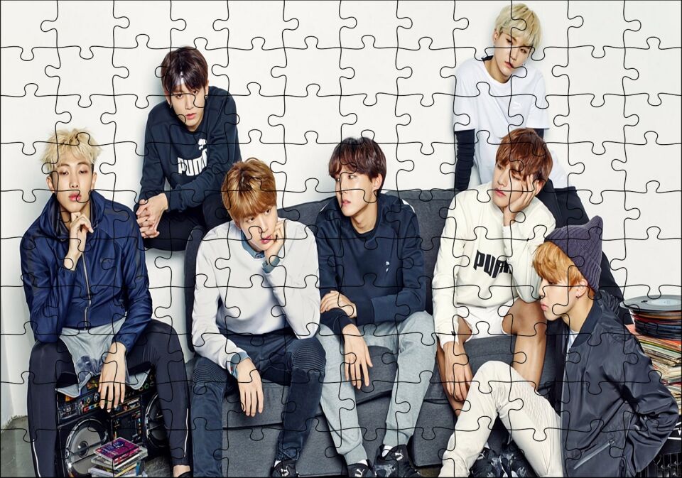 BTS Koreli Gençler Dalgın Pozlar Puzzle Yapboz MDF Ahşap 120 Parça 24 cm X 34 cm