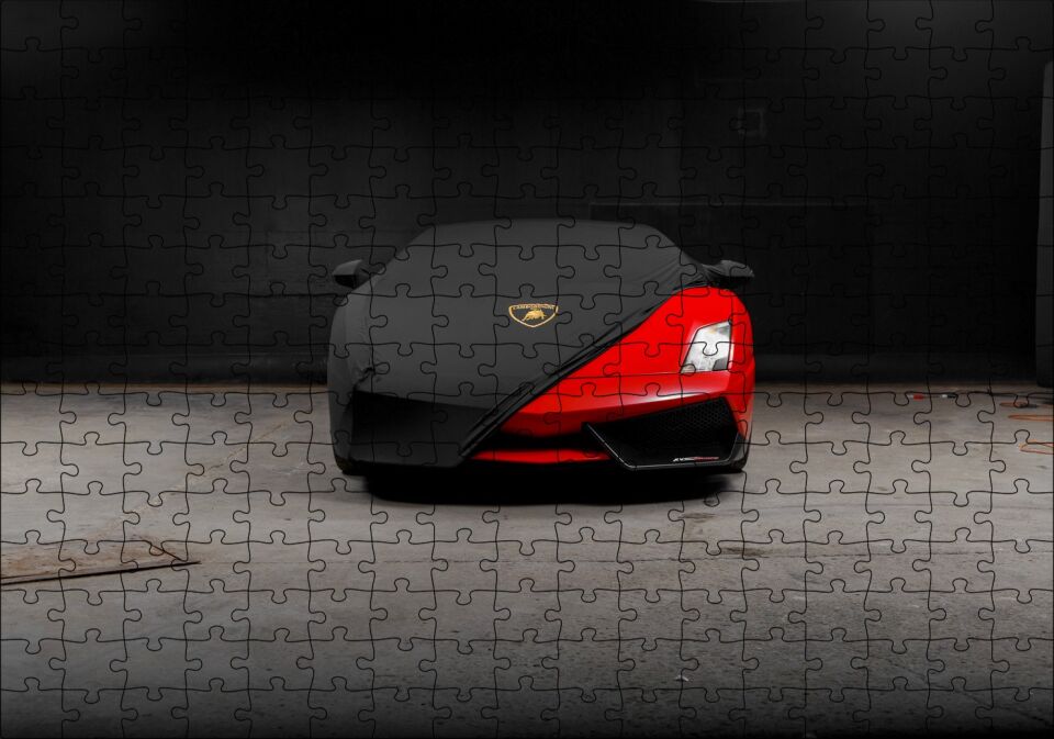 Siyah Örtülü Kırmızı Lamborghini Puzzle Yapboz MDF Ahşap 255 Parça 34 cm X 49 cm