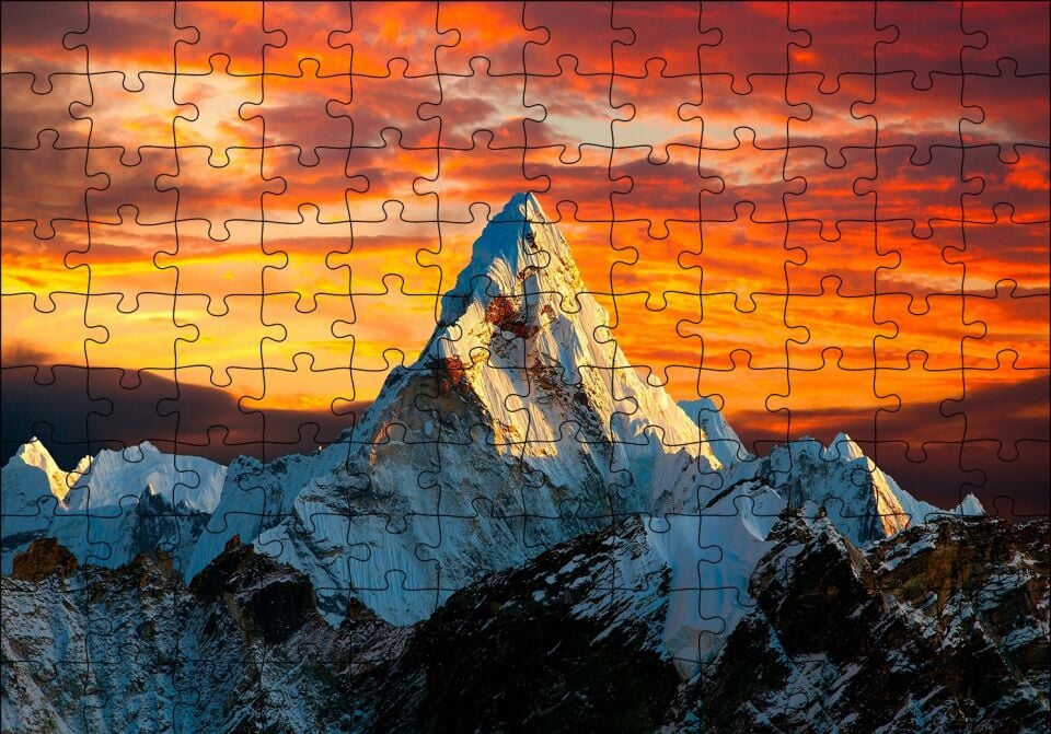 Günbatımı Kızıl Gökyüzü ve Karlı Zirve Puzzle Yapboz MDF Ahşap