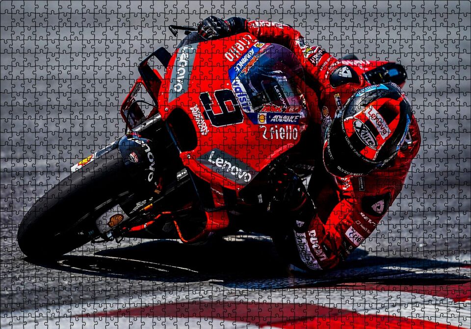 Ducati Corse Moto GP Danilo Petrucci Puzzle Yapboz MDF Ahşap 1000 Parça 49 cm X 68 cm