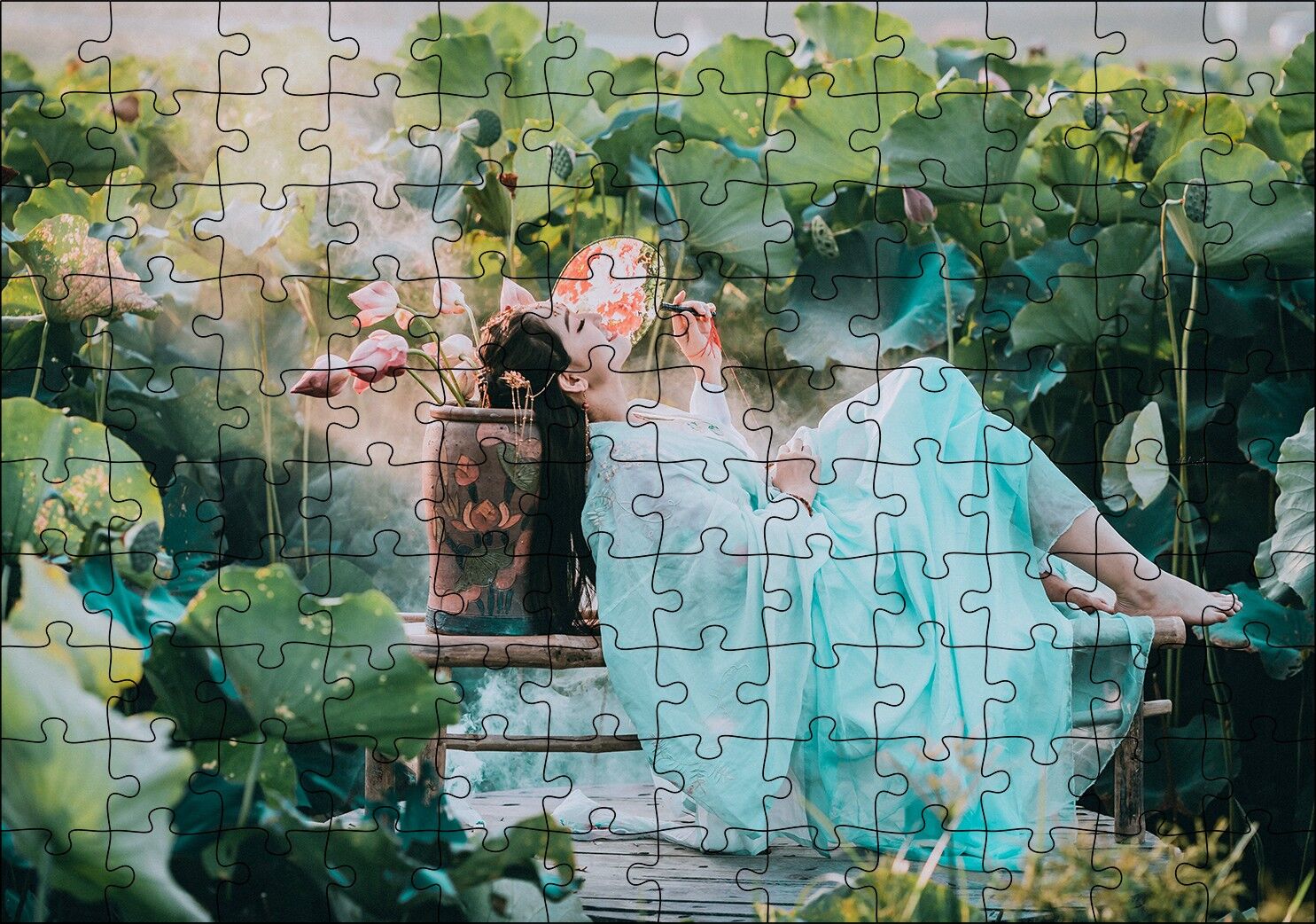 Dev Yapraklar Arasındaki Japon Kız Puzzle Yapboz MDF Ahşap