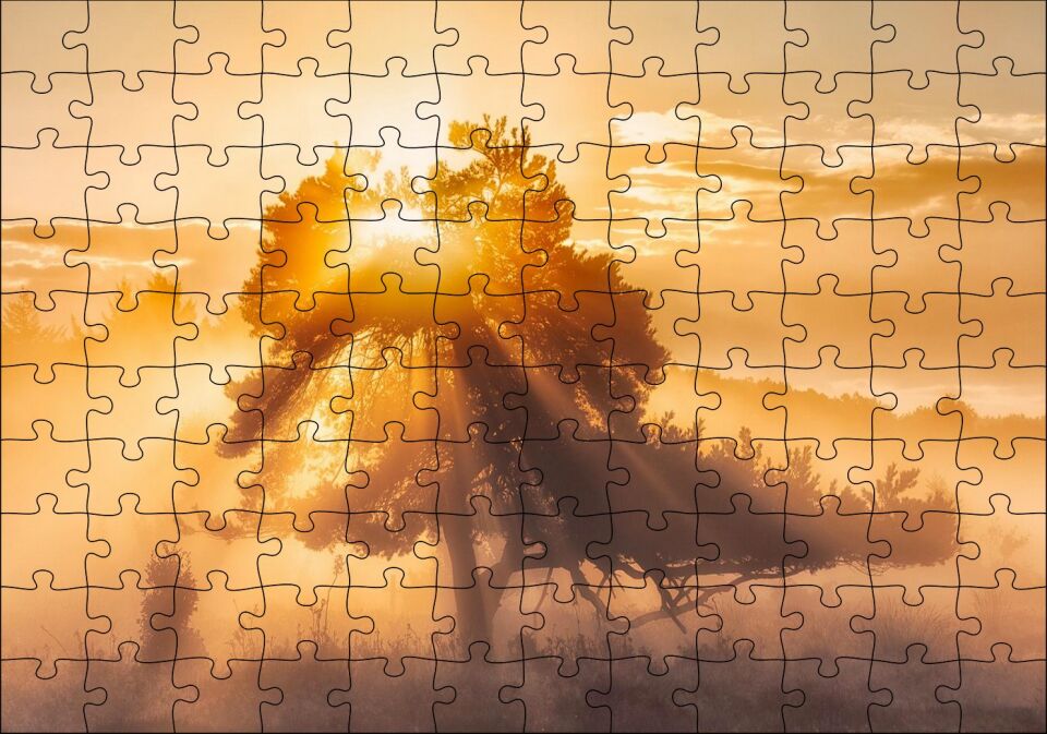 Ormanın Dışındaki Tek Ağaç ve Mistik Güneş Işınları Puzzle Yapboz MDF Ahşap 120 Parça 24 cm X 34 cm