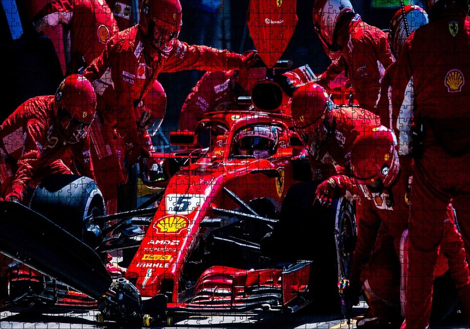 Ferrari F1 Formula 1 Pit Stop Görseli Puzzle Yapboz MDF Ahşap 1000 Parça 49 cm X 68 cm