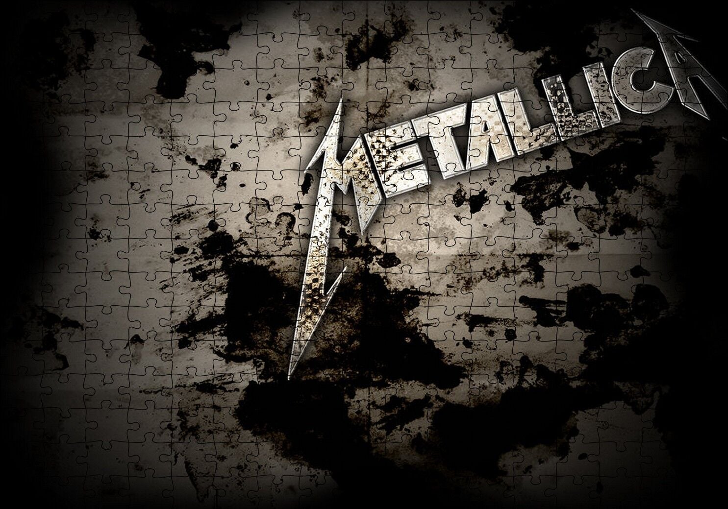 Metallica Efsanevi Yazı Kirli Arka Plan Puzzle Yapboz MDF Ahşap 255 Parça 34 cm X 49 cm