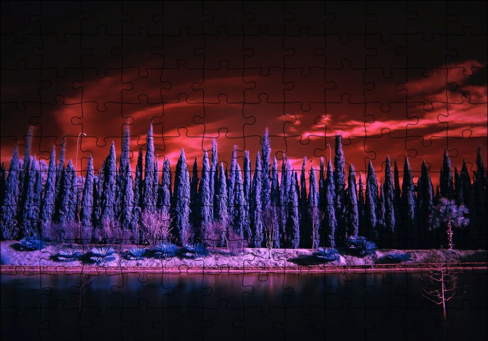 Kızıl Gökler, Göl ve Karlı Mor Ağaçlar Puzzle Yapboz MDF Ahşap 120 Parça 24 cm X 34 cm