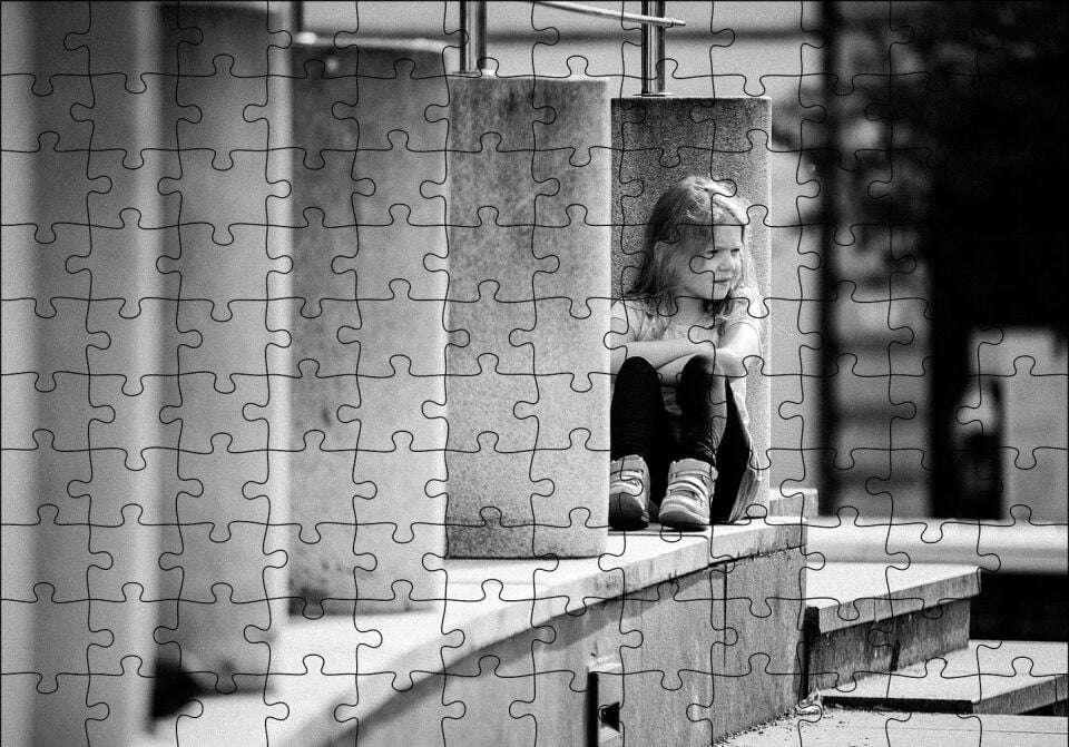 Sütunlar ve Kız Puzzle Yapboz MDF Ahşap