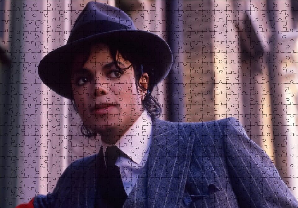 Michael Jackson Takım Elbiseli Puzzle Yapboz MDF Ahşap 500 Parça 49 cm X 68 cm