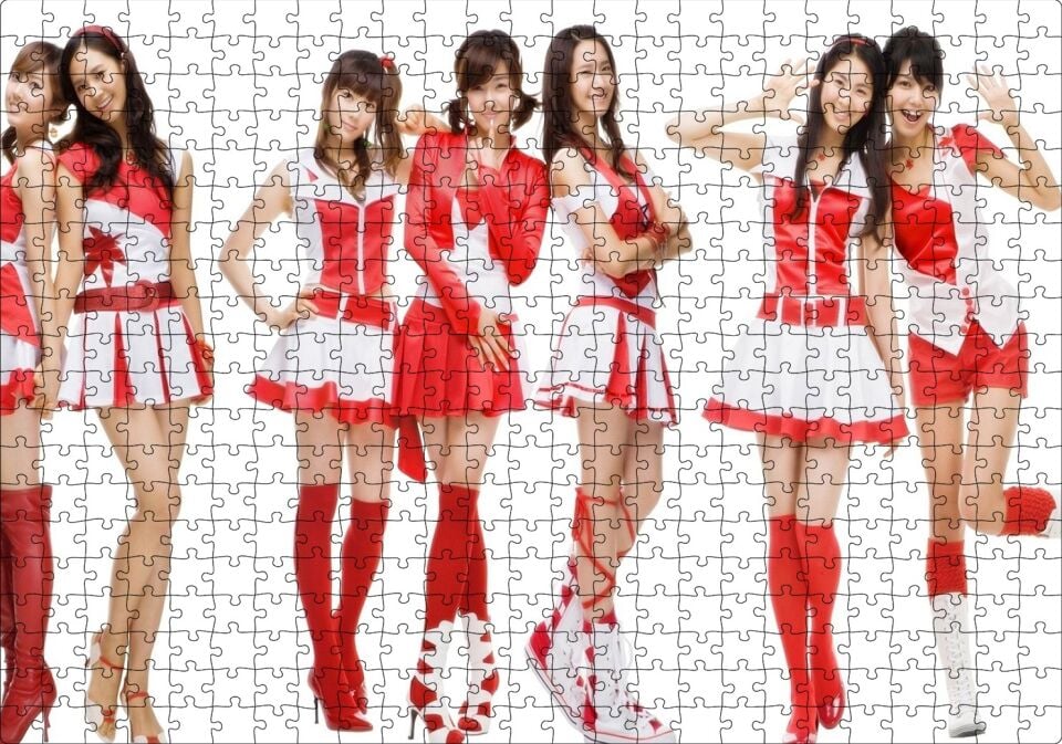 Kırmızılı Girls Generation Kızlar Puzzle Yapboz MDF Ahşap 500 Parça 49 cm X 68 cm