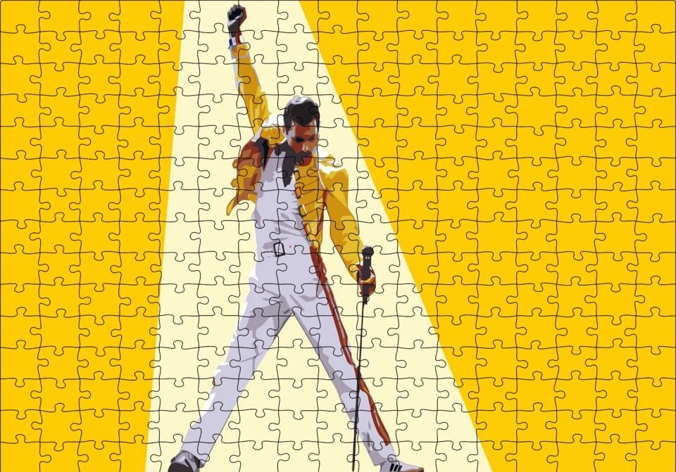 Freddie Mercury Sarı Zemin Puzzle Yapboz MDF Ahşap 255 Parça 34 cm X 49 cm