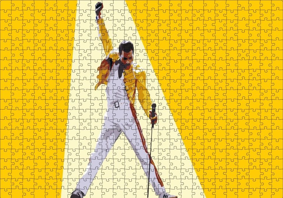 Freddie Mercury Sarı Zemin Puzzle Yapboz MDF Ahşap 500 Parça 49 cm X 68 cm