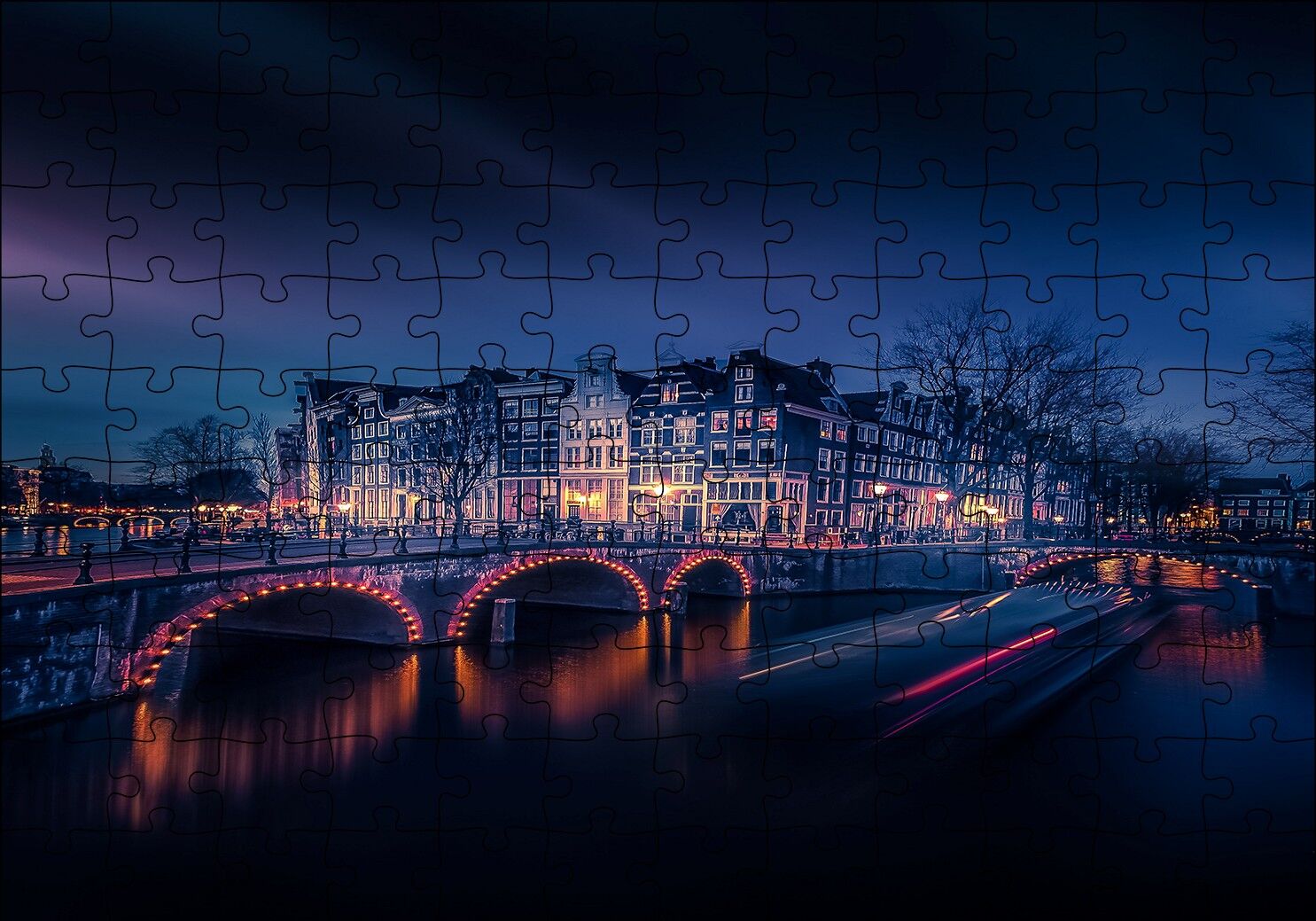 Köprü ve Kanal Üzerinde Şehir Yansımaları Puzzle Yapboz MDF Ahşap 120 Parça 24 cm X 34 cm