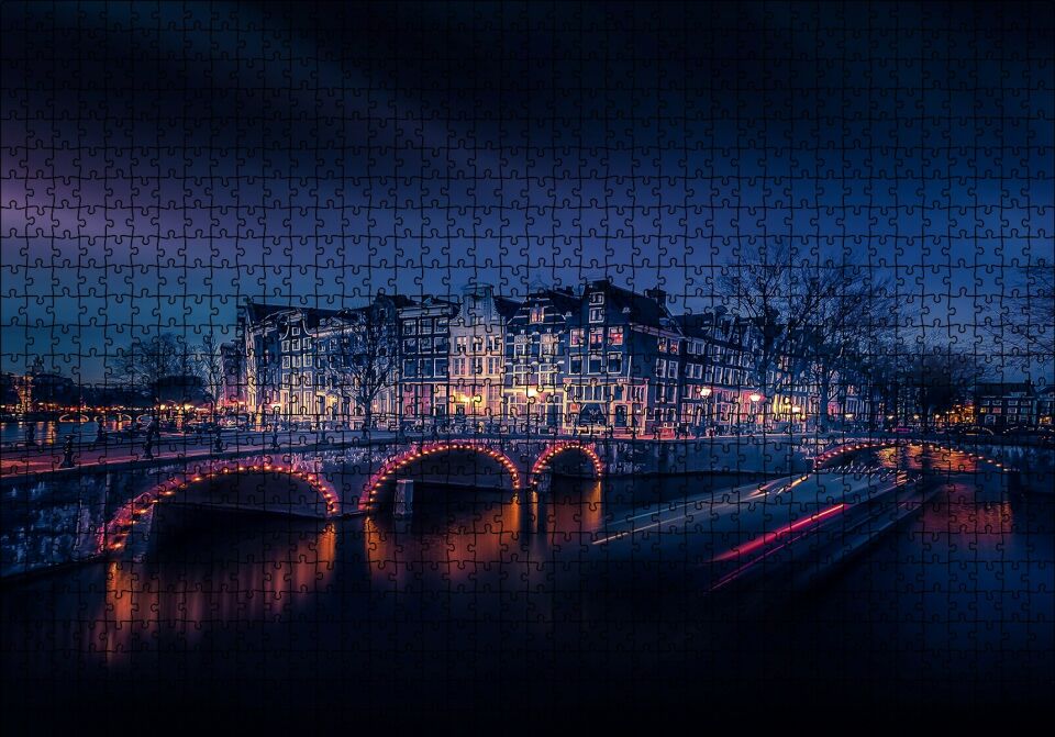 Köprü ve Kanal Üzerinde Şehir Yansımaları Puzzle Yapboz MDF Ahşap 1000 Parça 49 cm X 68 cm