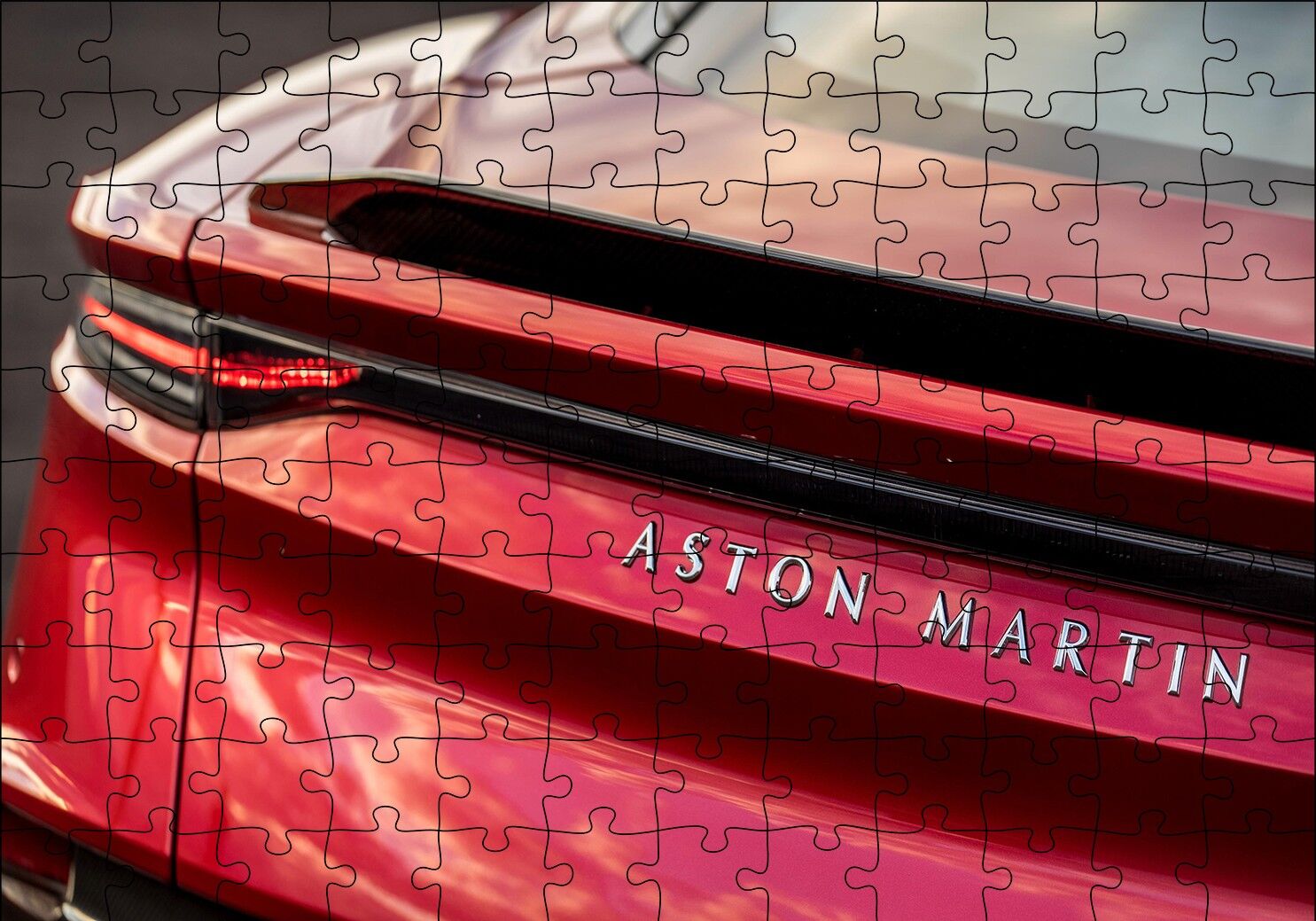Aston Martin Superleggera Volante Arka Görünüş Puzzle Yapboz MDF Ahşap 120 Parça 24 cm X 34 cm
