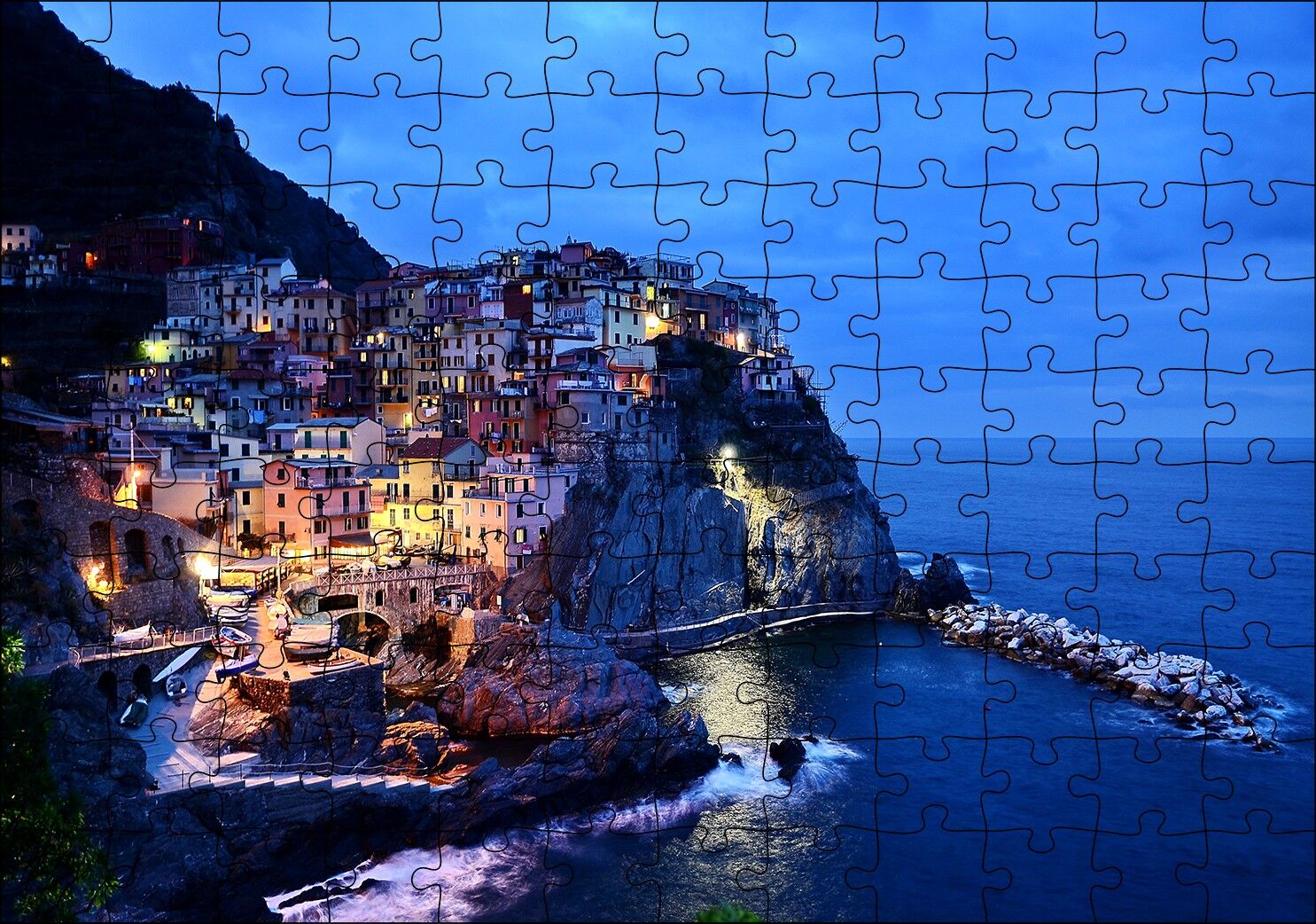 Kayalıkların Üzerindeki Sahil Kasabası Puzzle Yapboz MDF Ahşap