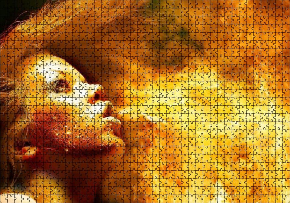 Alev Soluyan Alev Saçlı Kadın Puzzle Yapboz MDF Ahşap 1000 Parça 49 cm X 68 cm