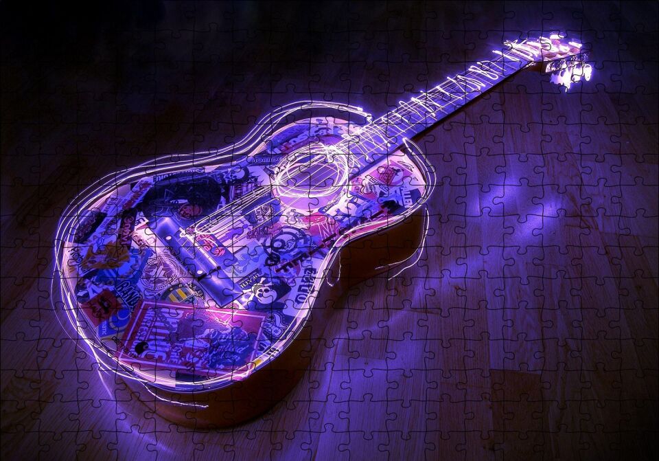 Parkede Klasik Gitar Neon Karışık Desenli Puzzle Yapboz MDF Ahşap 255 Parça 34 cm X 49 cm