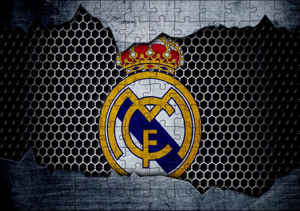 Real Madrid Logo Gri Siyah Petek Zemin Puzzle Yapboz MDF Ahşap 120 Parça 24 cm X 34 cm